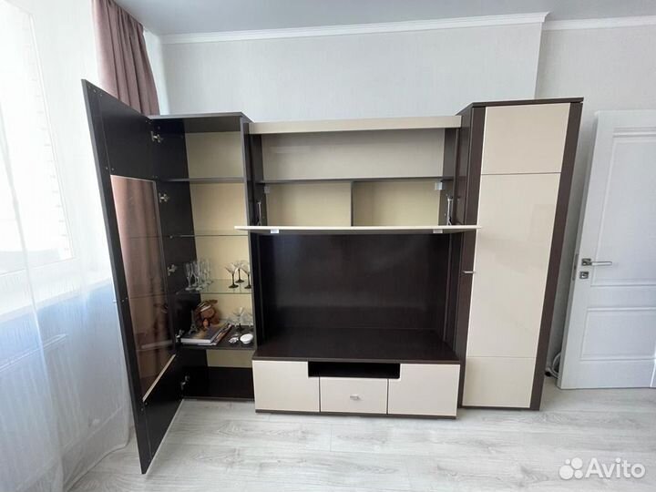 Стенка в гостиную