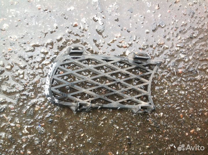 Решетка бампера переднего правая vw touareg 1