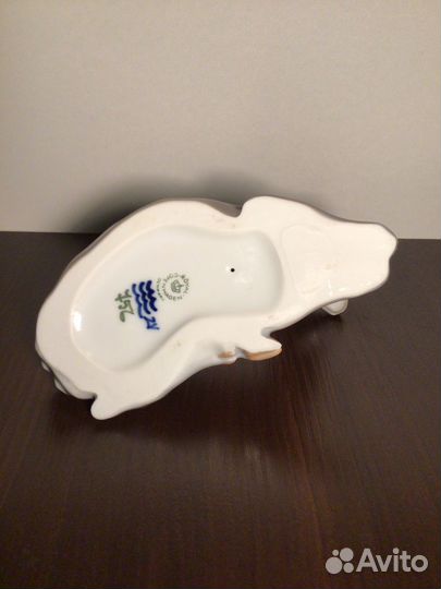 Фарфоровая статуэтка 