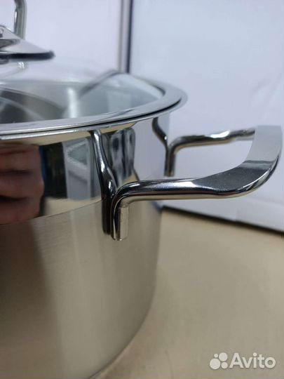 Кастрюля из нержавейки тяжёлая. Новая