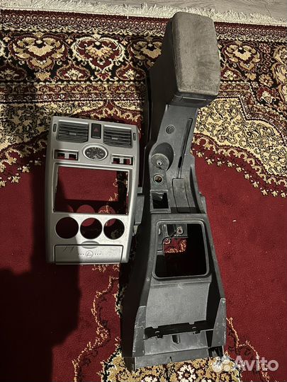 Консоль priora 1 и бар