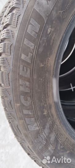 Michelin X-Ice North 4 215/60 R16