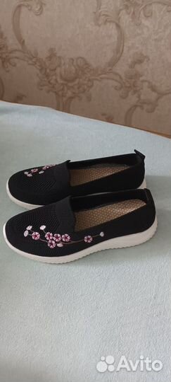 Кроссовки дышащие