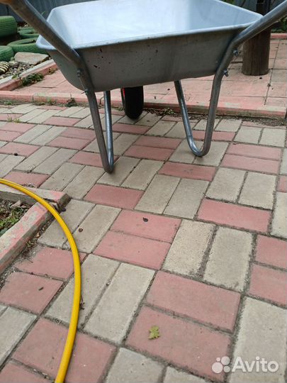 Тачка садовая