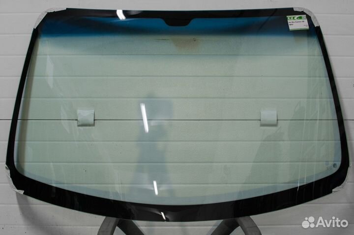 Лобовое стекло Kia Carens MPV