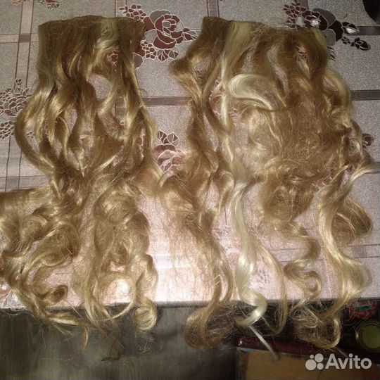 Волосы на заколках