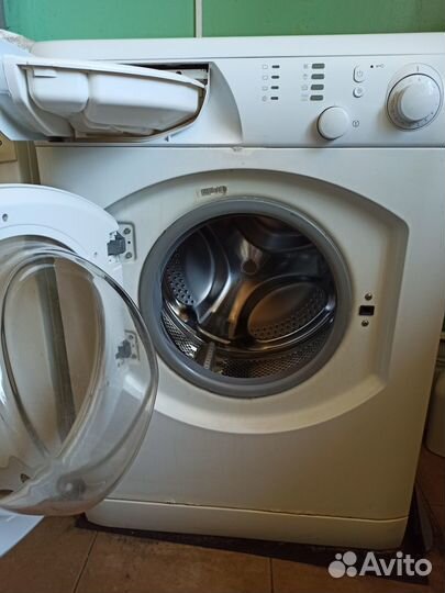 Стиральная машина Аристон б/у продаю
