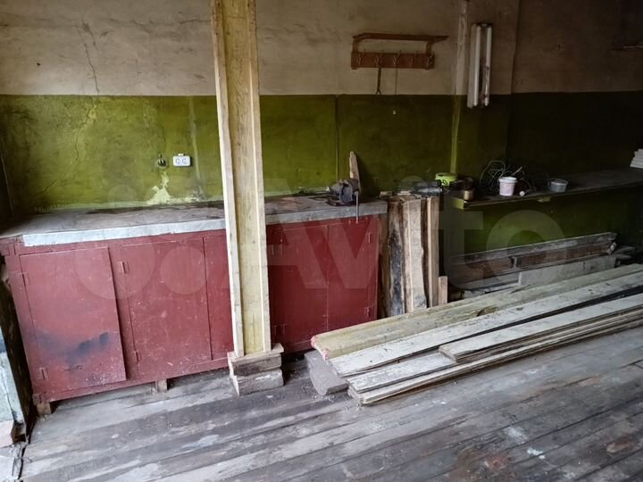 Гараж, > 30 м²