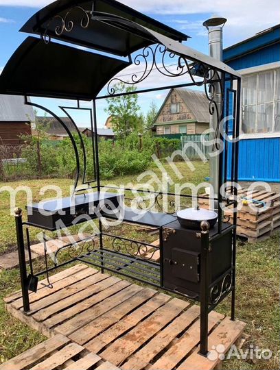 Мангал с крышей