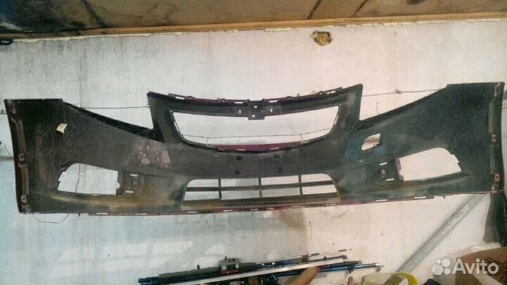 Передний бампер на Шевроле Круз 2011г