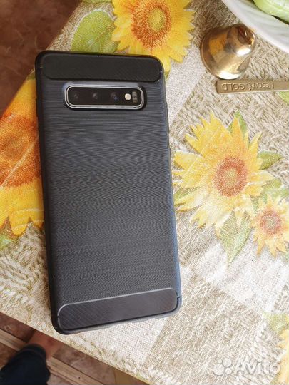 Самсунг s10+