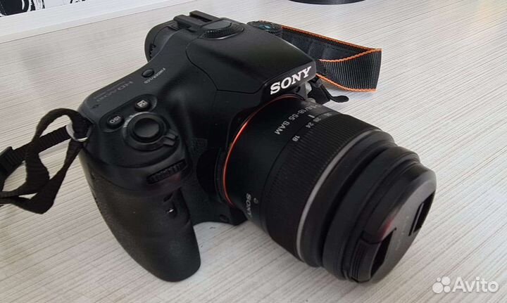 Зеркальный фотоаппарат Sony SLT-A65
