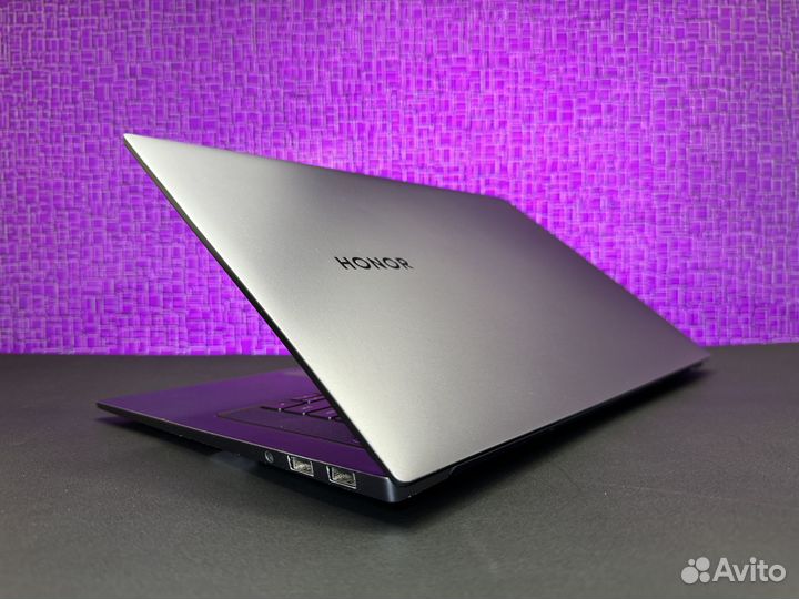 Ультрабук Honor MagicBook / Ryzen 5 / 8 / 256