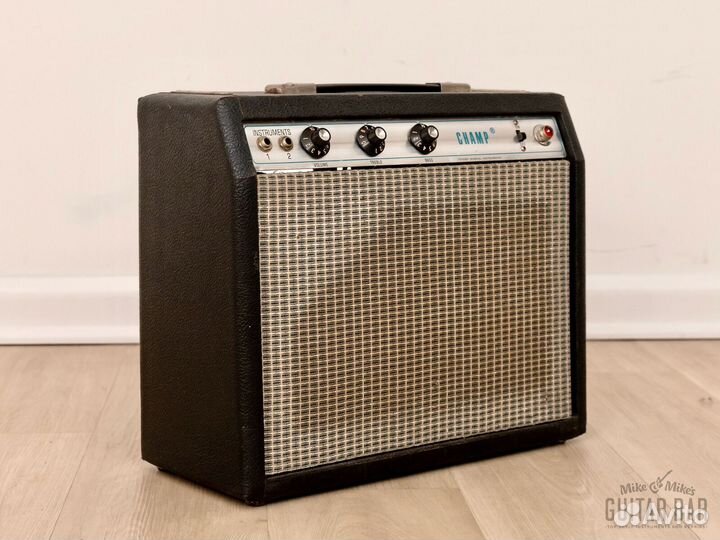Комбоусилитель для электрогитары Fender Champ Silv