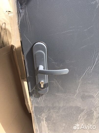 Входная стальная дверь(склад )