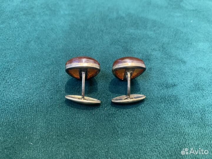 Запонки серебрянные с янтарём