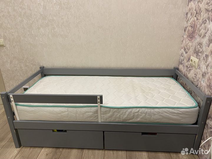 Детская кровать с матрасом бу