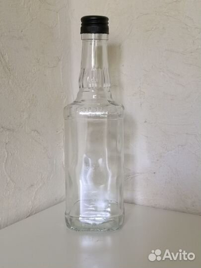 Бутылка прозрачное стекло Квадрат с крышкой