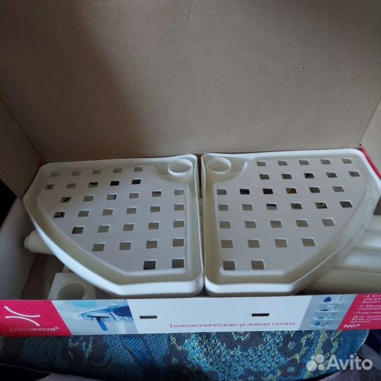 Угловая полка для ванной