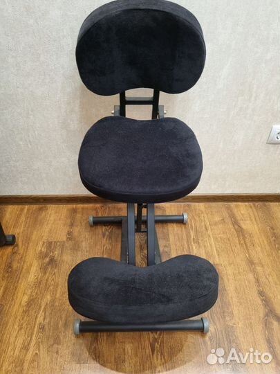 Коленно ортопедический стул со спинкой