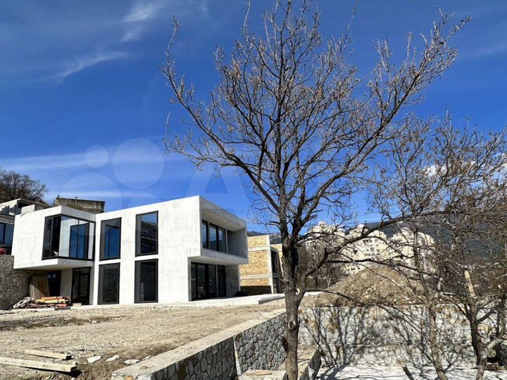 Дом 308 м² на участке 10 сот.