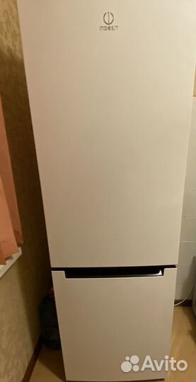 Холодильник Indesit