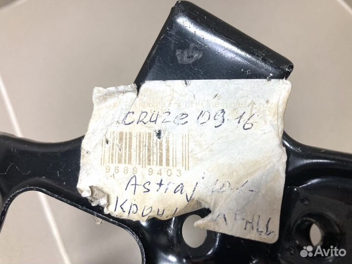 Кронштейн переднего лев крыла Chevrolet Cruze 09