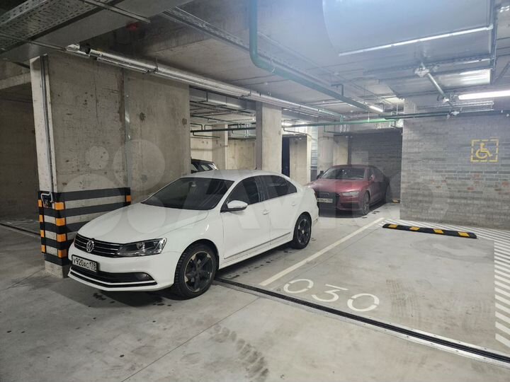 Машиноместо, 30 м²