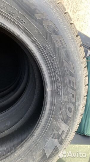 Pirelli Ice Zero 215/60 R16