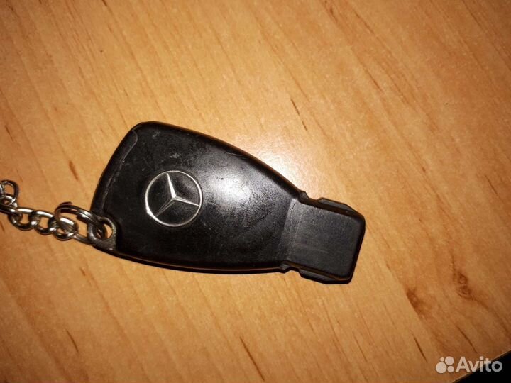 Ключ Mercedes рыбка