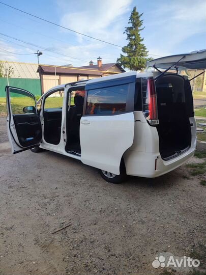 Toyota Noah 2.0 CVT, 2017, 132 000 км