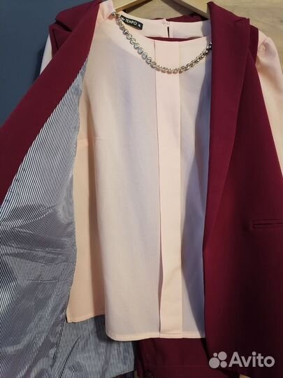 Костюм женский
