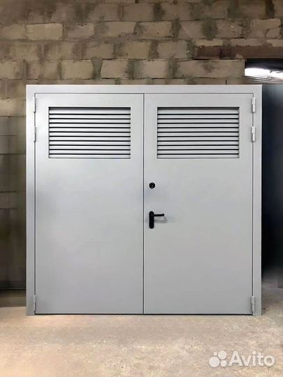 Распашные металлические ворота