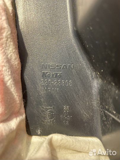 Правый задний фонарь Nissan X-Trail T31