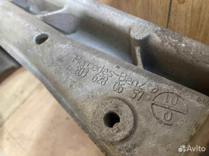 Подрамник передний Mercedes-Benz C-Класс, II W203