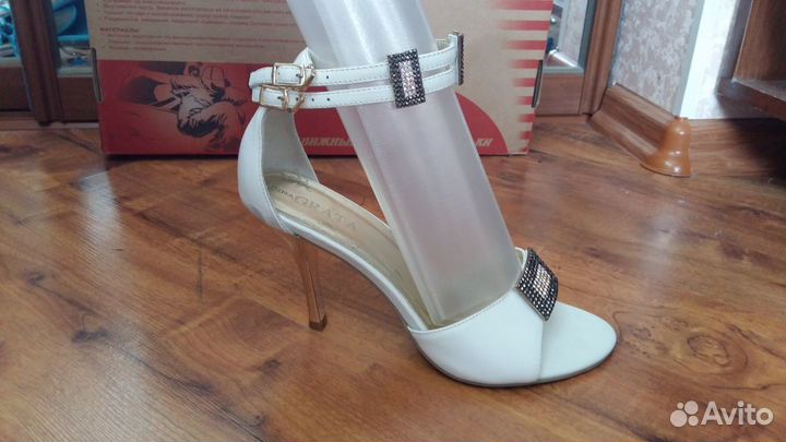 Белые туфельки