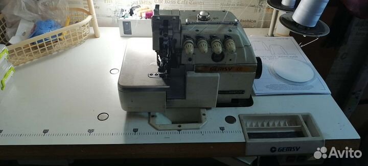 Промышленная швейная машина оверлок