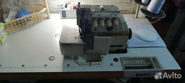 Промышленная швейная машина оверлок