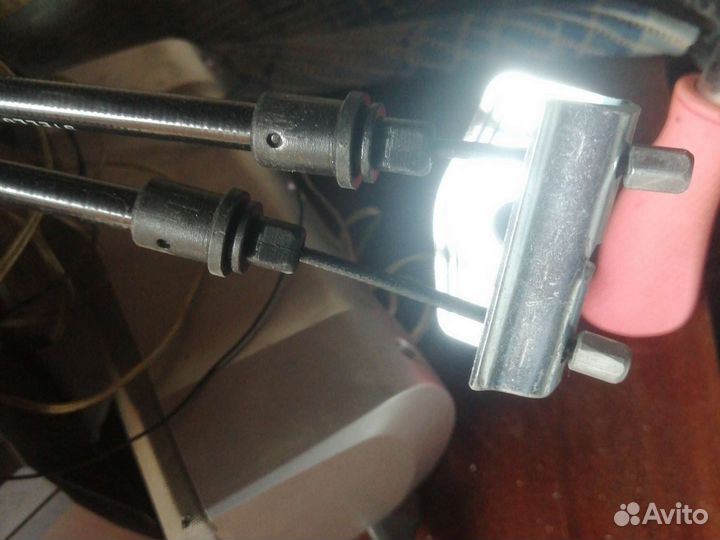 Троса ручника, задние яйца новые, на Форд Focus 2