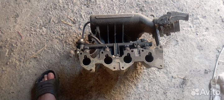 Впускной коллектор