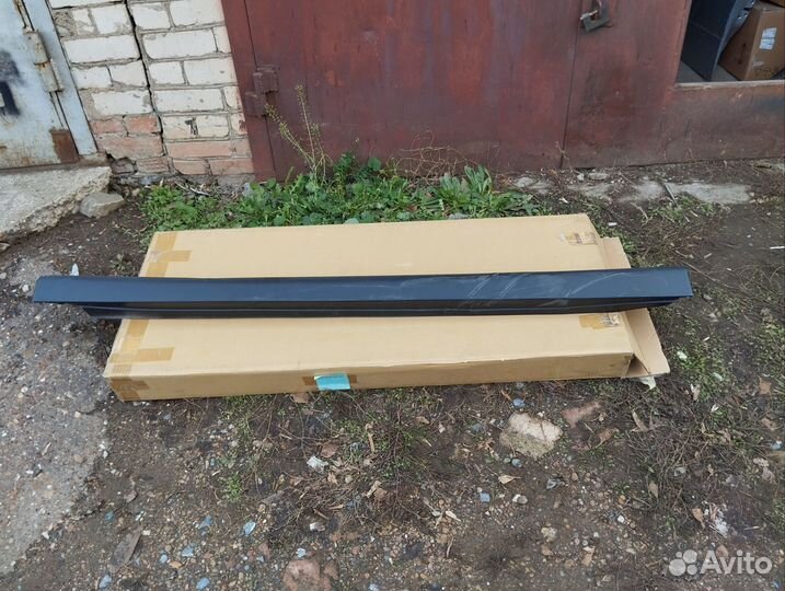 Накладка порога правого mitsubishi outlander