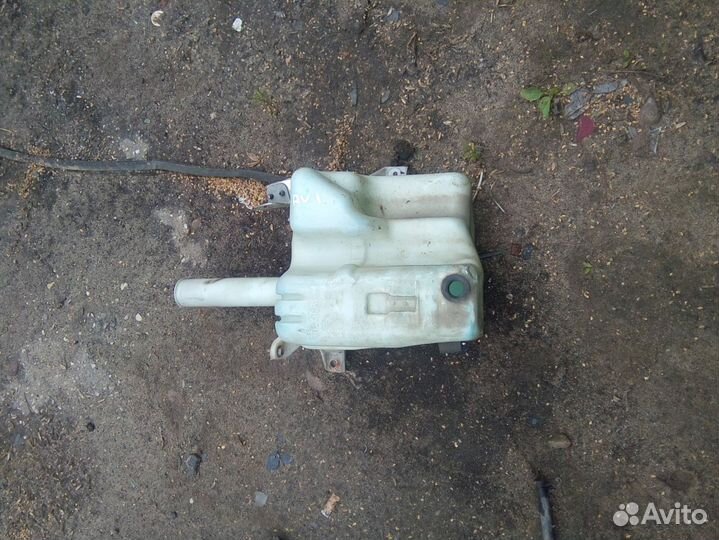 Бачок омывательный на Avensis 1 T22