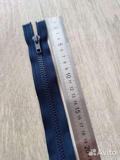 Молния для одежды, замок