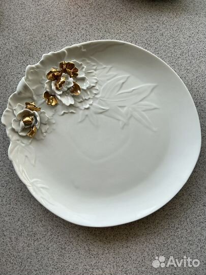 Фарфоровая тарелка большая