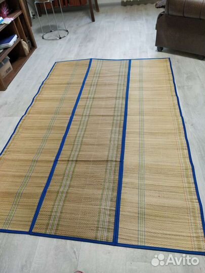 Пляжная циновка-сумка