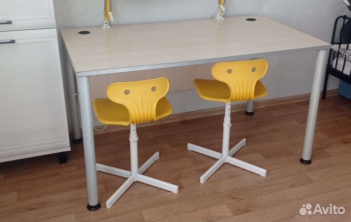 Стол для двоих школьников или компьютерный