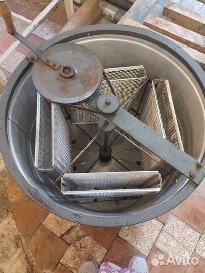 Медогонка 4-х рамочная