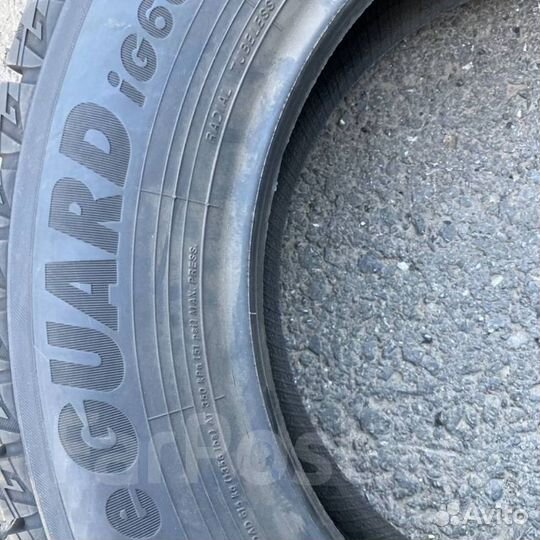 Yokohama Ice Guard IG60A 255/40 R18 99Q