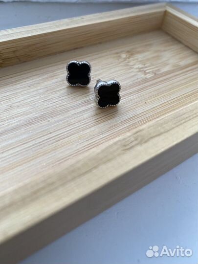 Серьги гвоздики van cleef