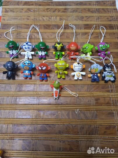 Коллекция киндер брелоков